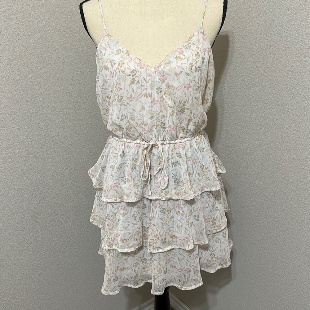 Trixxi clothing company v neck dress
